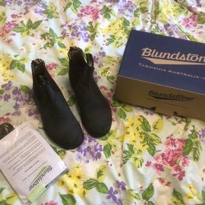 Brand New Women’s Black Blundstone Boots